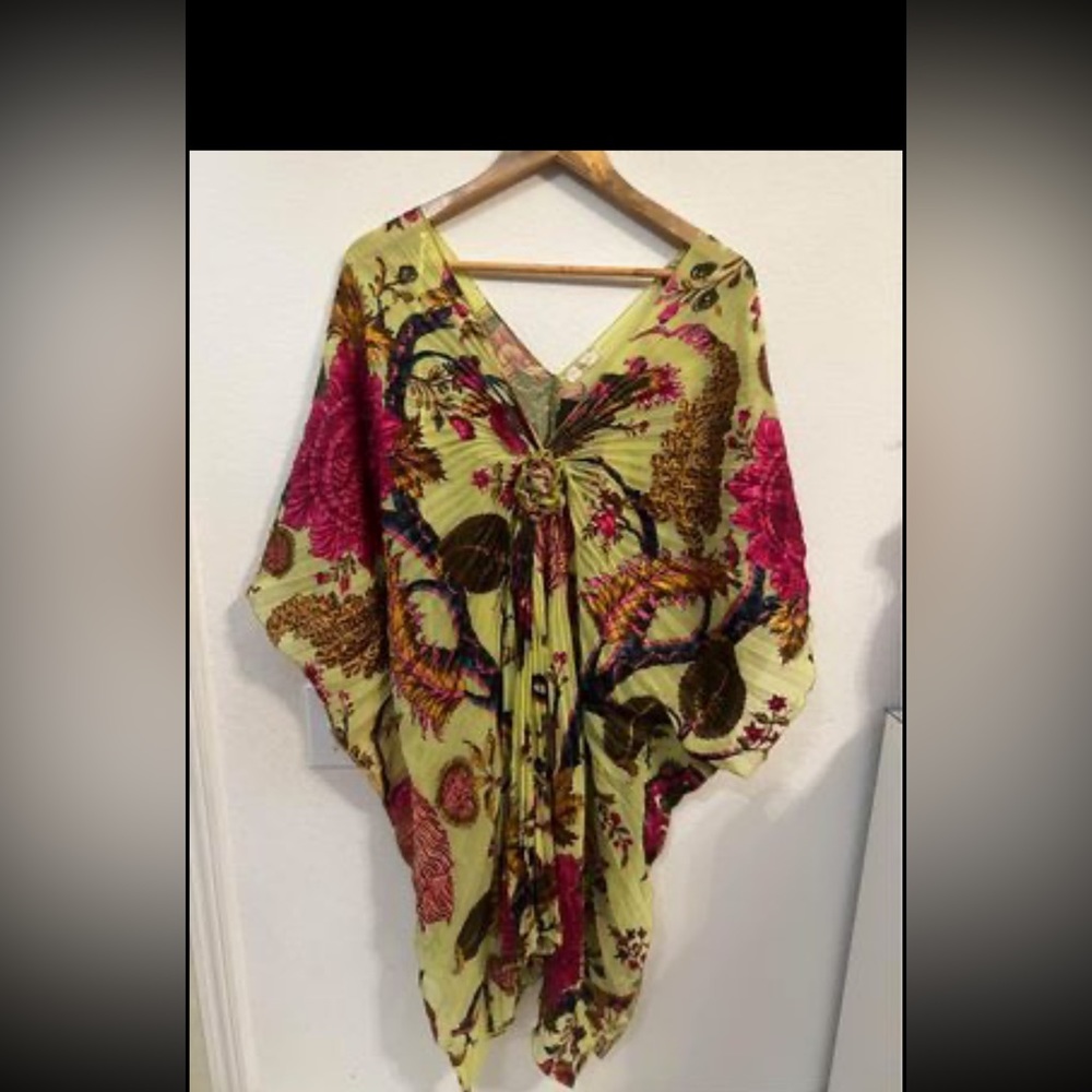 Pleated batwing v-neck cover-up/ top & 🎁 Tote